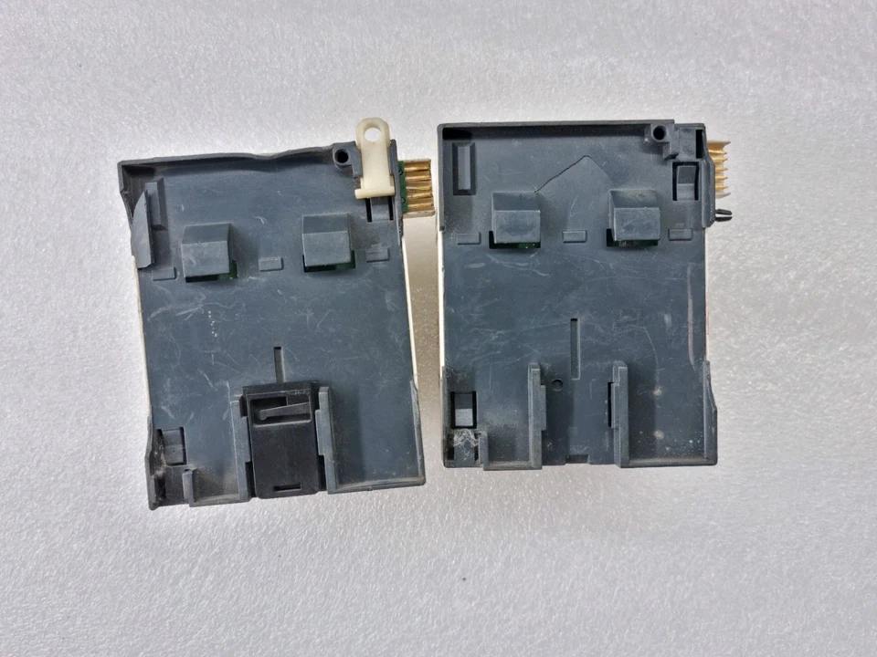 LOT OF 2 PCS SCHNEIDER TELEMECANIQUE SR3 XT101BD ZELIO LOGIC EXPANSION IO MODULE